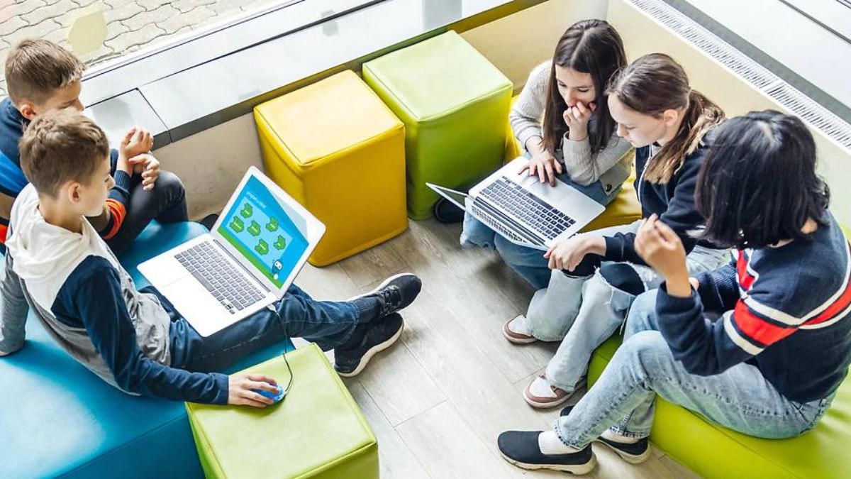 Rückschlag Für Wiederkehr Curriculum-Gruppe Tritt Zurück